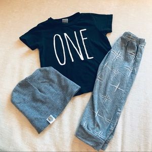 🆕 12-24 mon. “one” outfit